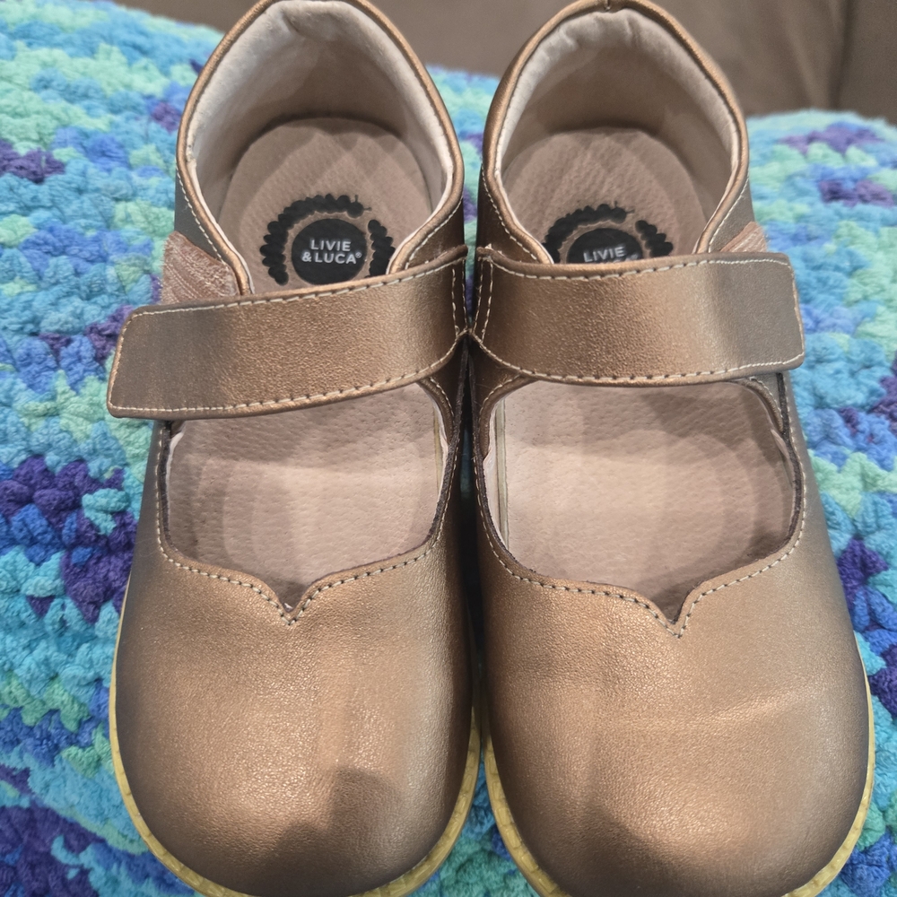 Livie & Luca Metallic Bronze Mary Jane Shoes for Kids Size 13.